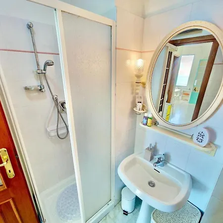 Seafront One Bedroom In * מנטון